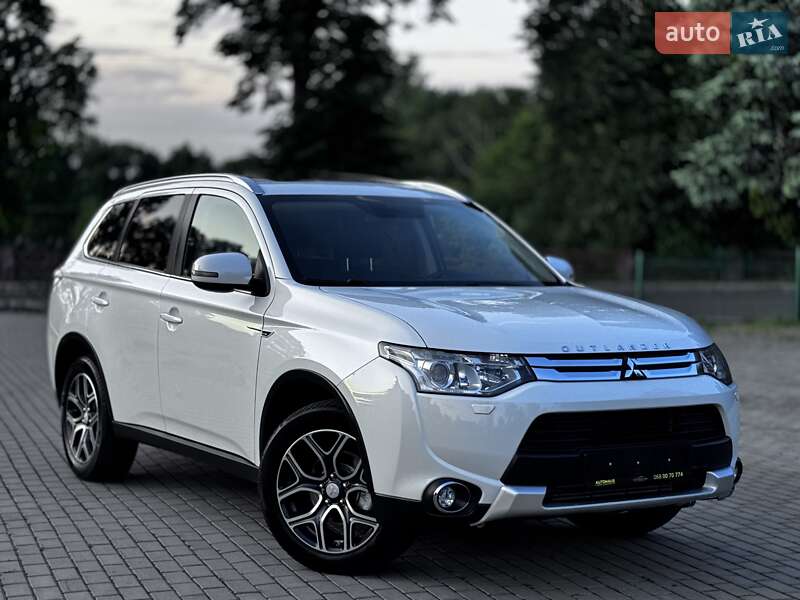Внедорожник / Кроссовер Mitsubishi Outlander 2015 в Дрогобыче