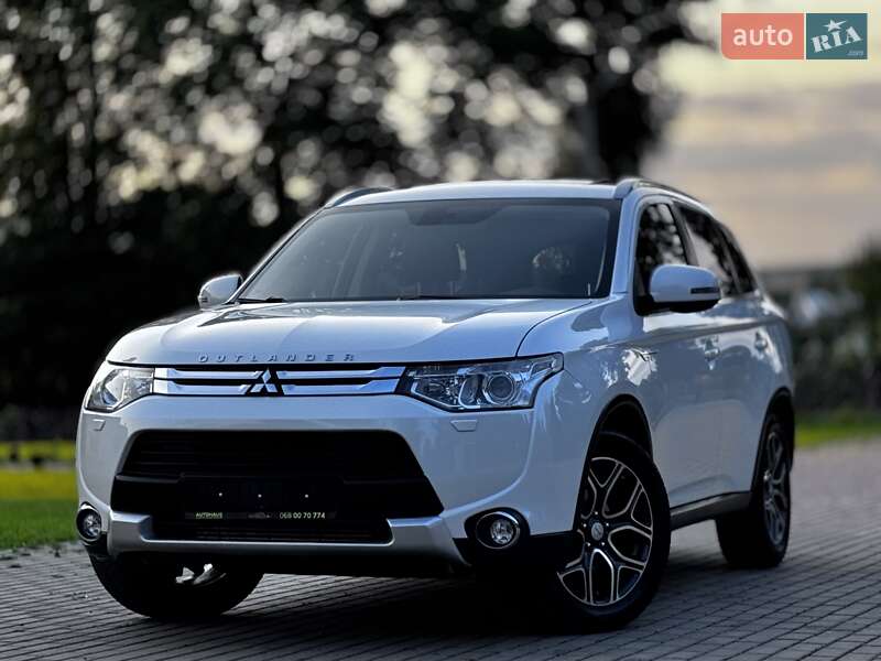 Внедорожник / Кроссовер Mitsubishi Outlander 2015 в Дрогобыче