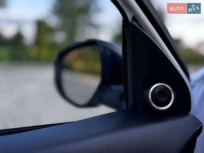 Внедорожник / Кроссовер Mitsubishi Outlander 2015 в Дрогобыче