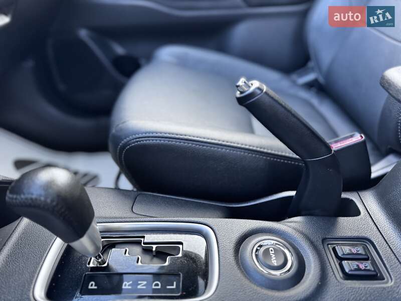 Внедорожник / Кроссовер Mitsubishi Outlander 2015 в Дрогобыче