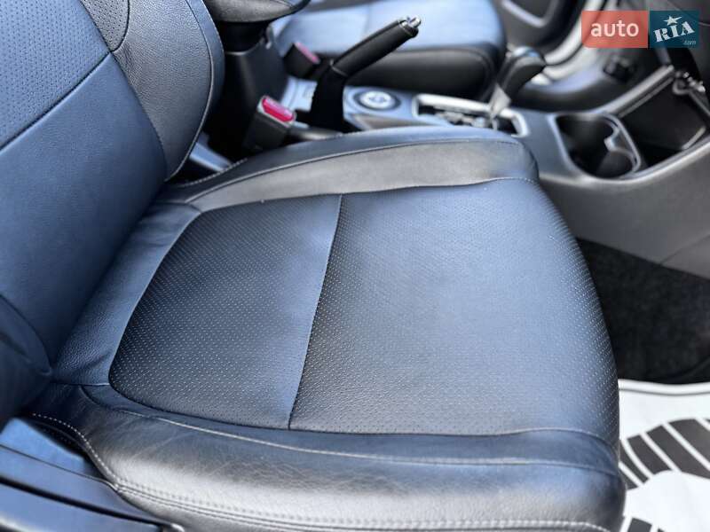 Внедорожник / Кроссовер Mitsubishi Outlander 2015 в Дрогобыче