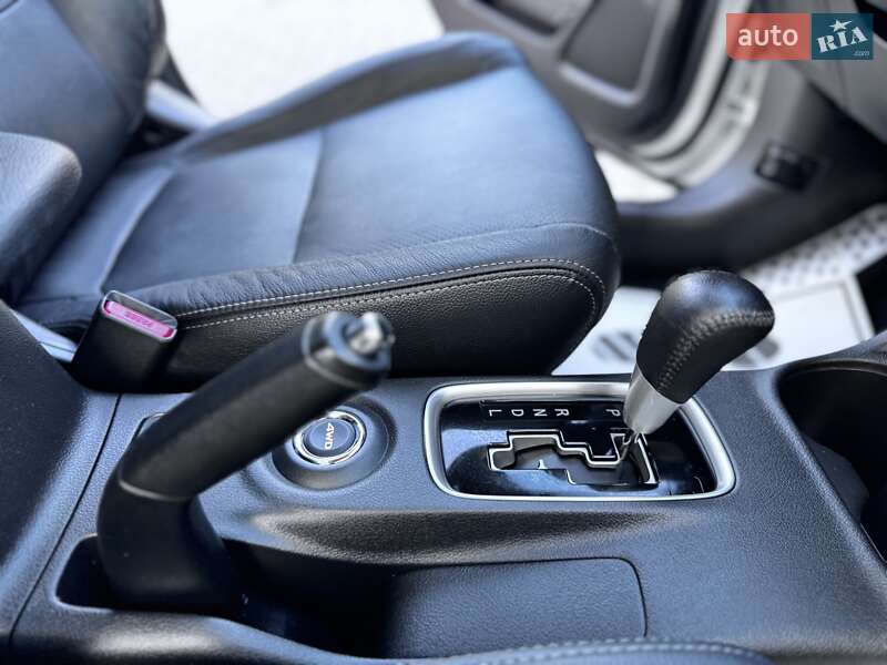 Внедорожник / Кроссовер Mitsubishi Outlander 2015 в Дрогобыче