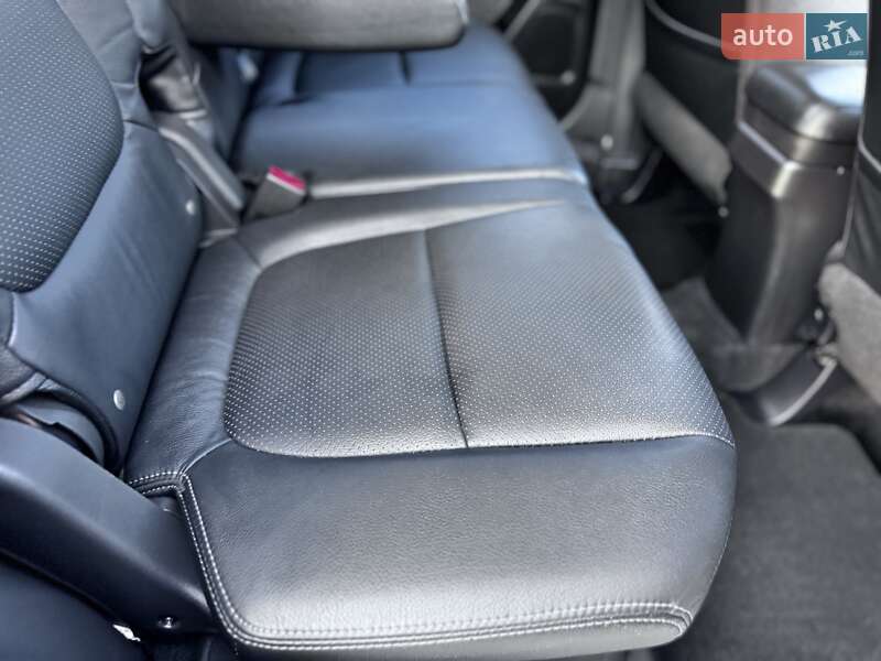 Внедорожник / Кроссовер Mitsubishi Outlander 2015 в Дрогобыче