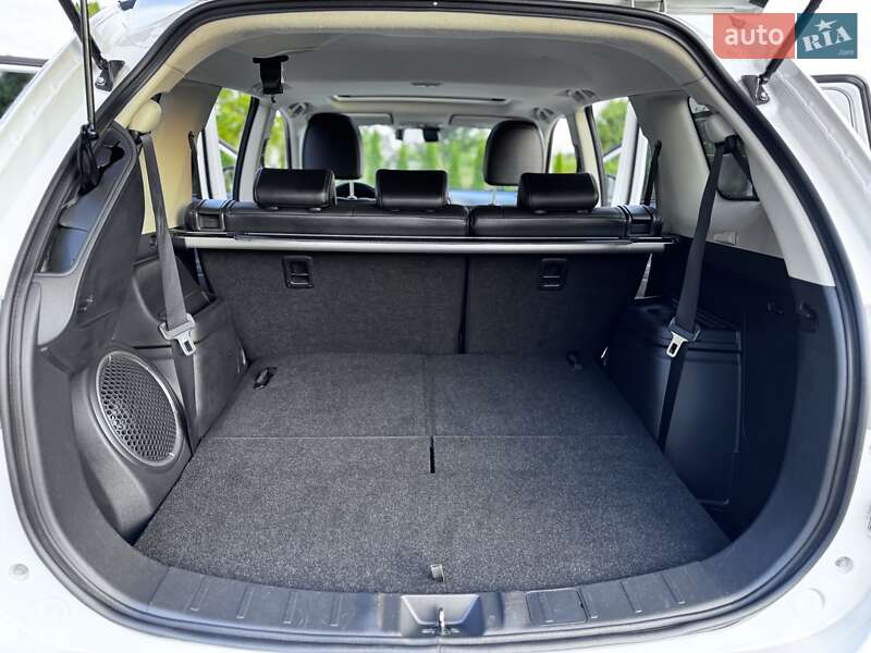 Внедорожник / Кроссовер Mitsubishi Outlander 2015 в Дрогобыче