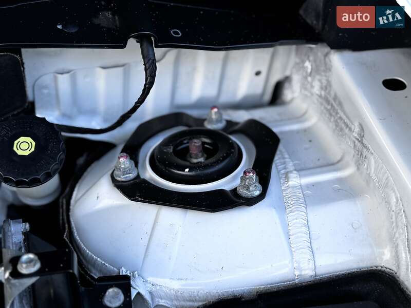 Внедорожник / Кроссовер Mitsubishi Outlander 2015 в Дрогобыче