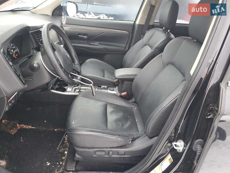 Позашляховик / Кросовер Mitsubishi Outlander 2020 в Львові