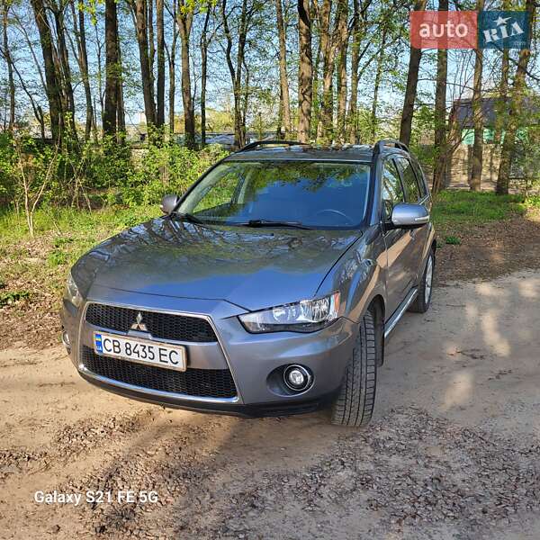 Mitsubishi Outlander 2012