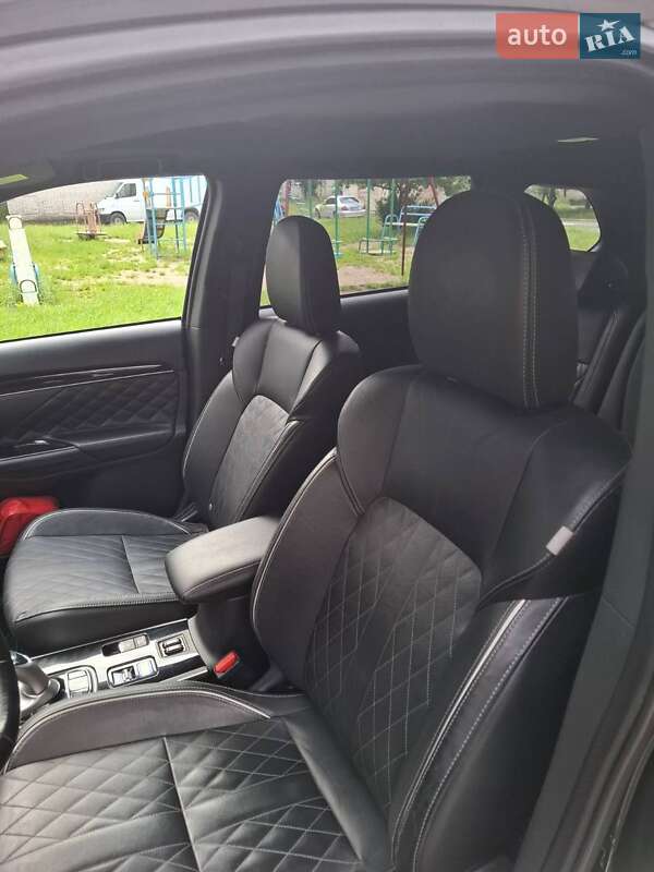 Внедорожник / Кроссовер Mitsubishi Outlander 2019 в Шептицькому