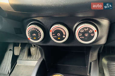 Внедорожник / Кроссовер Mitsubishi Outlander 2007 в 