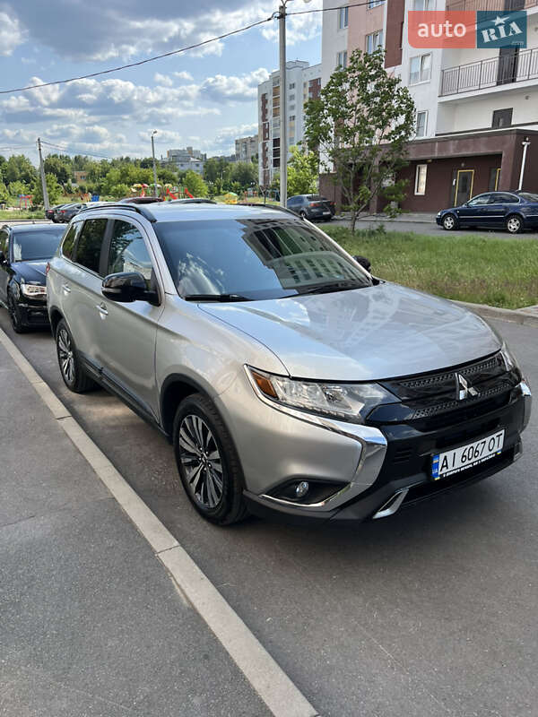 Mitsubishi Outlander 2019