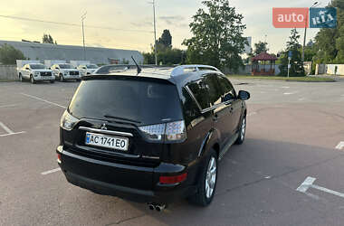 Внедорожник / Кроссовер Mitsubishi Outlander 2010 в 