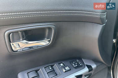 Внедорожник / Кроссовер Mitsubishi Outlander 2010 в 