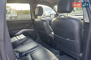 Внедорожник / Кроссовер Mitsubishi Outlander 2010 в 