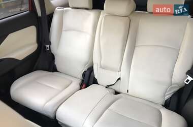 Внедорожник / Кроссовер Mitsubishi Outlander 2016 в 