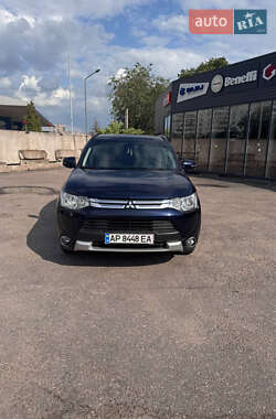 Внедорожник / Кроссовер Mitsubishi Outlander 2015 в Запорожье