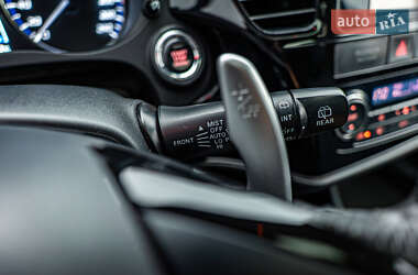 Внедорожник / Кроссовер Mitsubishi Outlander 2013 в 