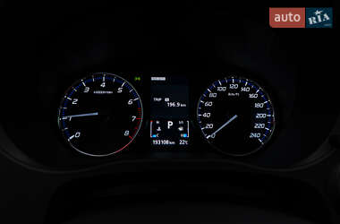 Внедорожник / Кроссовер Mitsubishi Outlander 2013 в 