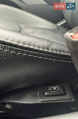Внедорожник / Кроссовер Mitsubishi Outlander 2012 в 