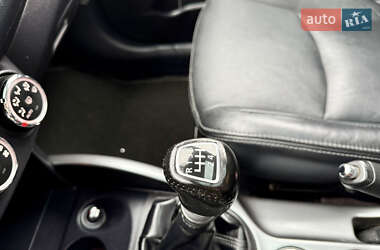 Внедорожник / Кроссовер Mitsubishi Outlander 2012 в 