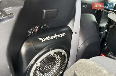 Внедорожник / Кроссовер Mitsubishi Outlander 2012 в 