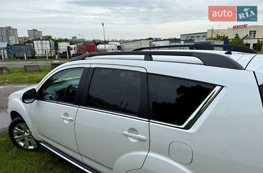 Внедорожник / Кроссовер Mitsubishi Outlander 2012 в 
