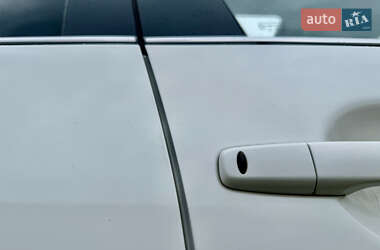 Внедорожник / Кроссовер Mitsubishi Outlander 2012 в 