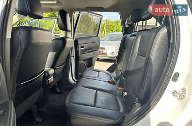 Внедорожник / Кроссовер Mitsubishi Outlander 2013 в 