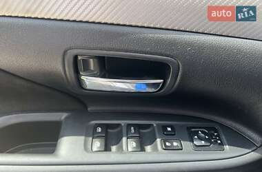 Позашляховик / Кросовер Mitsubishi Outlander 2017 в Тернополі