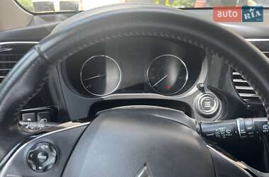 Позашляховик / Кросовер Mitsubishi Outlander 2017 в Тернополі