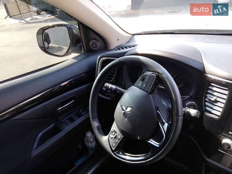 Позашляховик / Кросовер Mitsubishi Outlander 2020 в Дніпрі фото 8 Позашляховик / Кросовер Mitsubishi Outlander 2020 в Дніпрі
