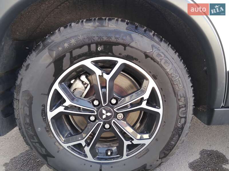Позашляховик / Кросовер Mitsubishi Outlander 2020 в Дніпрі фото 10 Позашляховик / Кросовер Mitsubishi Outlander 2020 в Дніпрі