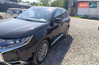 Позашляховик / Кросовер Mitsubishi Outlander 2019 в Івано-Франківську