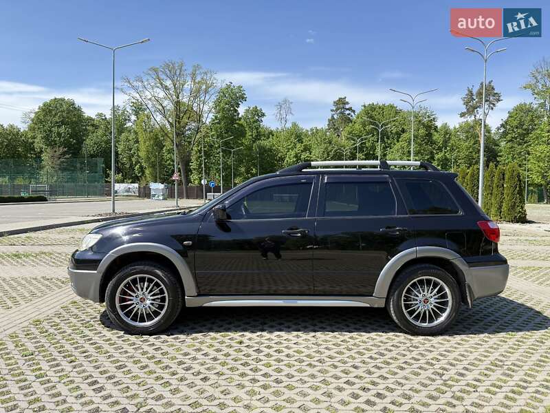 Позашляховик / Кросовер Mitsubishi Outlander 2005 в Харкові