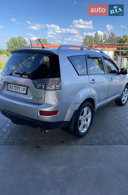 Внедорожник / Кроссовер Mitsubishi Outlander 2007 в 