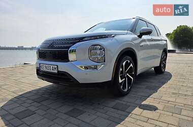 Внедорожник / Кроссовер Mitsubishi Outlander 2023 в Днепре