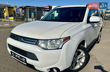 Позашляховик / Кросовер Mitsubishi Outlander 2014 в Львові