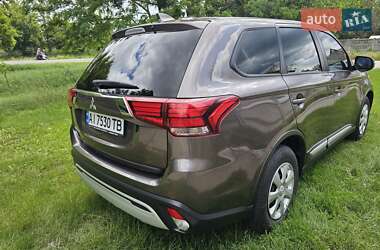 Внедорожник / Кроссовер Mitsubishi Outlander 2021 в 