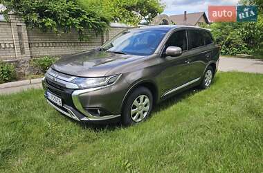 Внедорожник / Кроссовер Mitsubishi Outlander 2021 в 