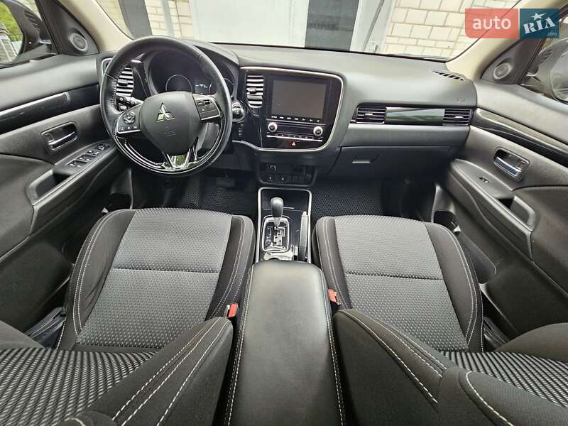 Позашляховик / Кросовер Mitsubishi Outlander 2021 в Білій Церкві
