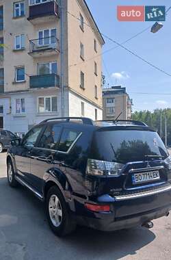 Внедорожник / Кроссовер Mitsubishi Outlander 2010 в 