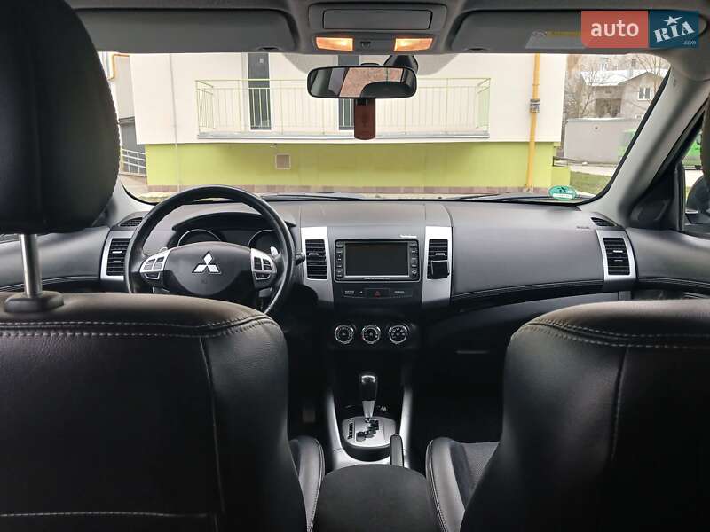 Внедорожник / Кроссовер Mitsubishi Outlander 2010 в Тернополе