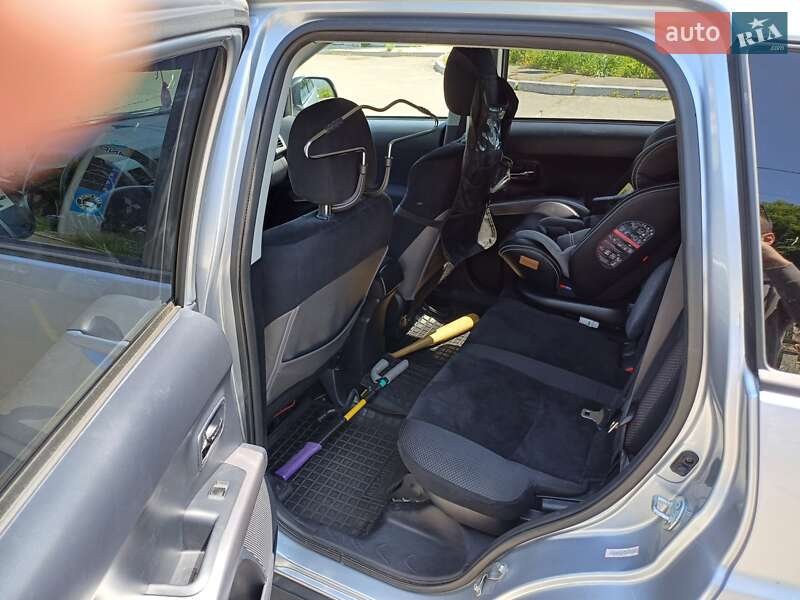 Позашляховик / Кросовер Mitsubishi Outlander 2010 в Житомирі