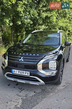 Внедорожник / Кроссовер Mitsubishi Outlander 2021 в Ирпене