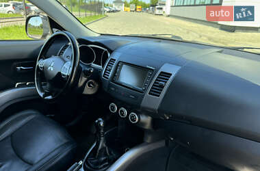 Внедорожник / Кроссовер Mitsubishi Outlander 2008 в 