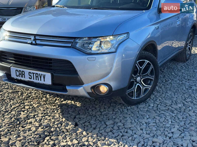 Позашляховик / Кросовер Mitsubishi Outlander 2014 в Стрию