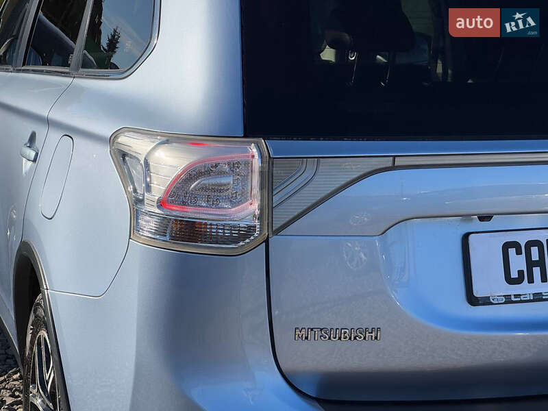 Позашляховик / Кросовер Mitsubishi Outlander 2014 в Стрию