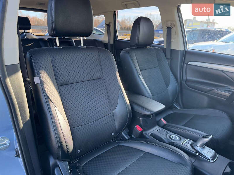 Позашляховик / Кросовер Mitsubishi Outlander 2014 в Стрию