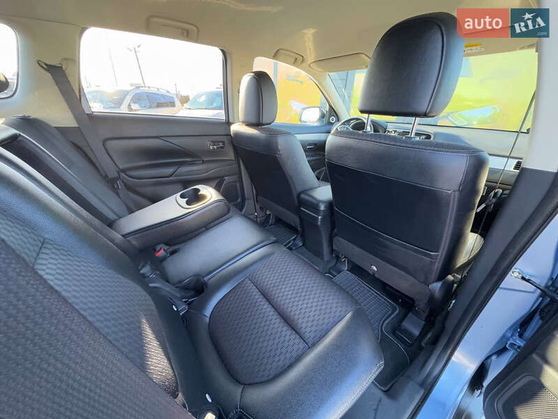 Позашляховик / Кросовер Mitsubishi Outlander 2014 в Стрию