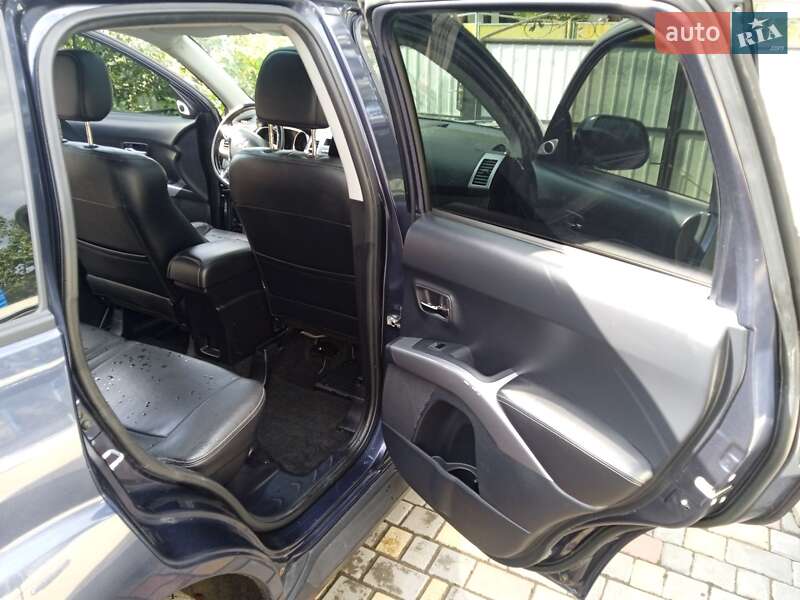 Позашляховик / Кросовер Mitsubishi Outlander 2009 в Літині