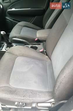 Внедорожник / Кроссовер Mitsubishi Outlander 2006 в 